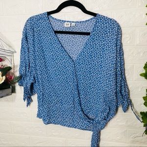 🌼3/$30🌼NWOT Gap Floral Wrap Blouse Size Small